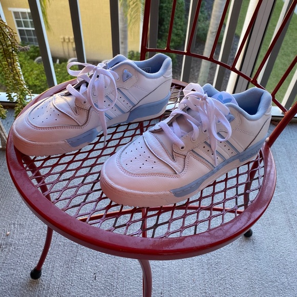 Adidas sneakers - Picture 5 of 6